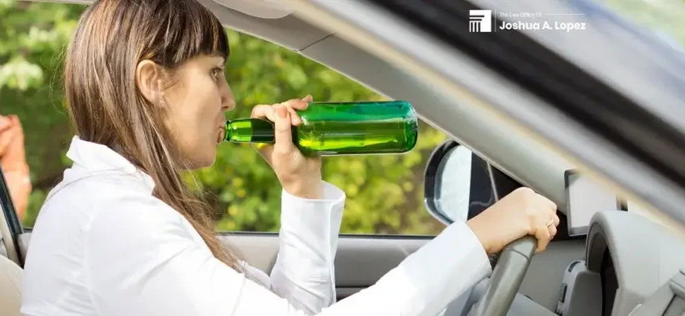 Facing criminal charges in Arizona can be overwhelming. The state has a reputation for strict sentencing, mandatory minimums, and aggressive prosecution. Understanding how Arizona’s criminal justice system works—your rights, the court structure, the process from arrest to resolution—is the first step toward mounting an effective defense.